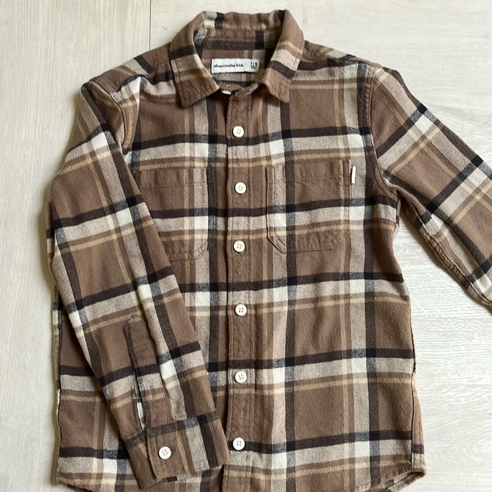 Abercrombie kids boys flannel shirt in size 7/8